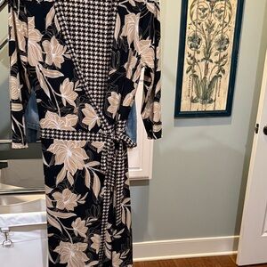 White House Black Market Black and Cream Long Sleeve Dress